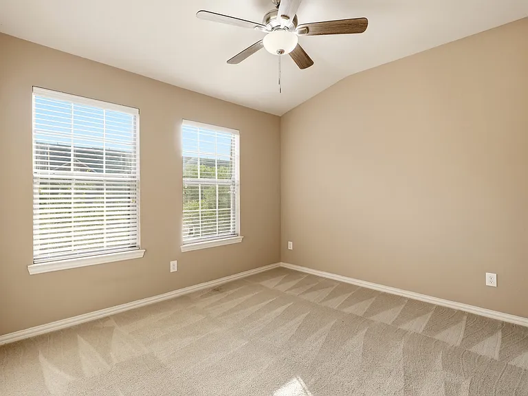 1435 Chase Ln — Photo 17
