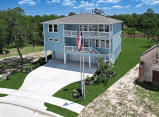 3921 Peacock Isle Dr, Dickinson, TX 77539