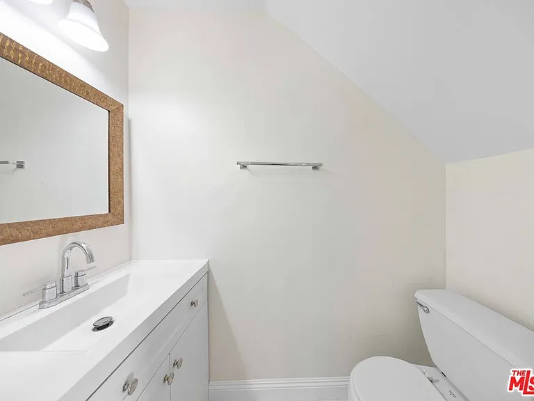 14112 Delano St #2 — Photo 8