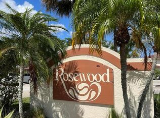 9837 Three Lakes Cir, Boca Raton, FL 33428