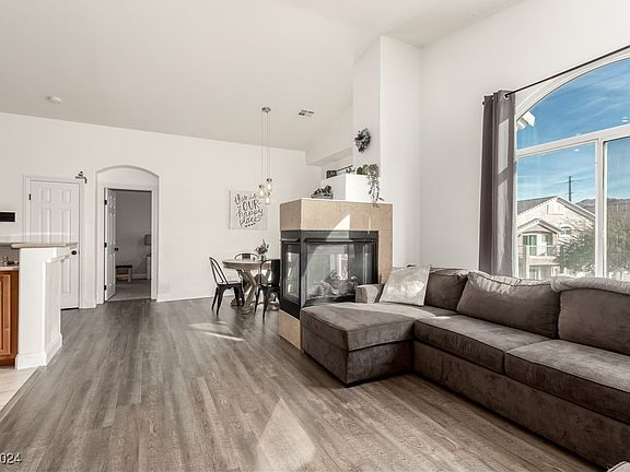 3rd image of 1081 Pleasure Ln Unit 1