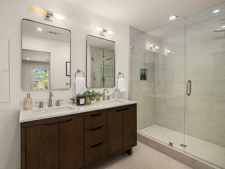 234 NW Clearview Dr — Photo 11