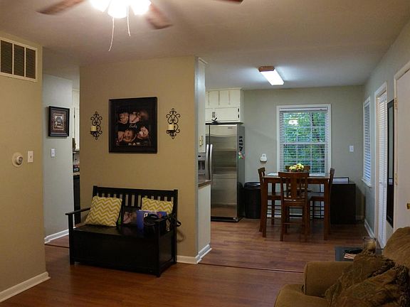 3rd image of 801 E G St