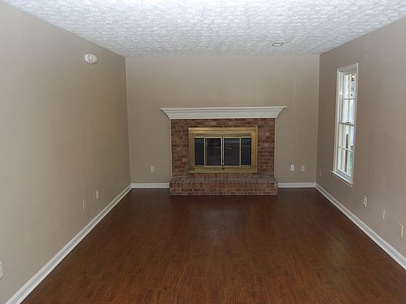 4th image of 132 Treillage Ln