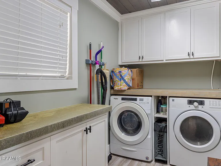 610 E Demanade Dr — Photo 22