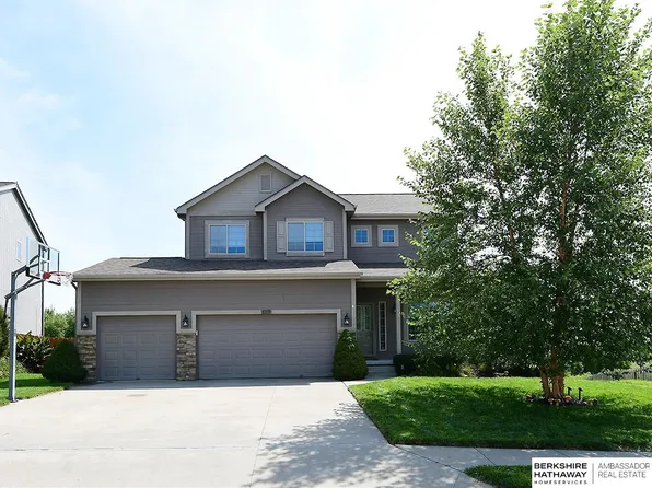8215 S 190th Ave, Omaha, NE 68136