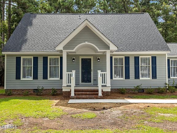 3rd image of 720 Comet Dr