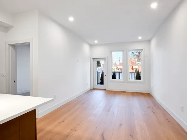 105 Sea St #103, Quincy, MA 02169