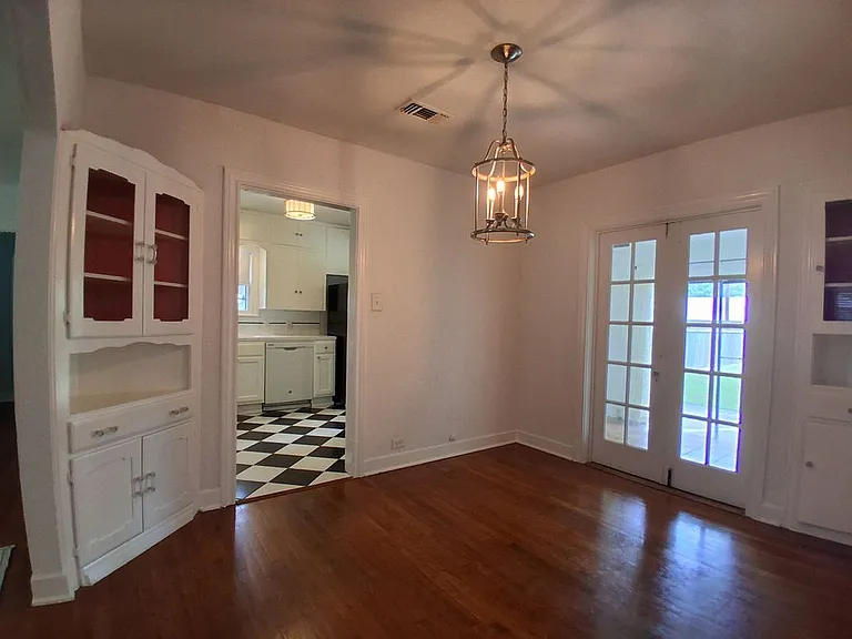 315 W Ridgewood Ct — Photo 4
