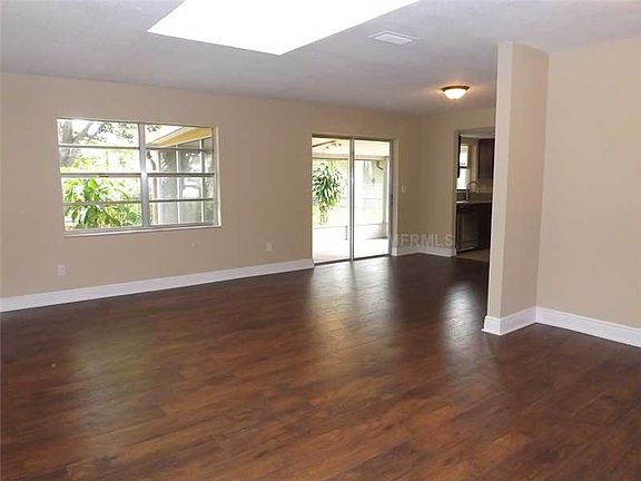 3rd image of 1190 Breeze Dr