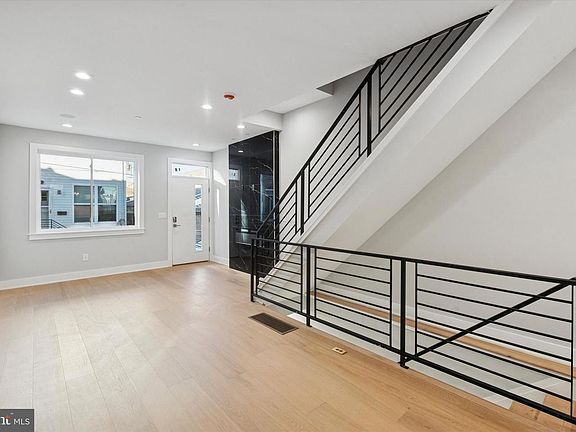 5th image of 408-410 Cantrell St