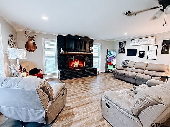 4th image of 306 Kent Dr