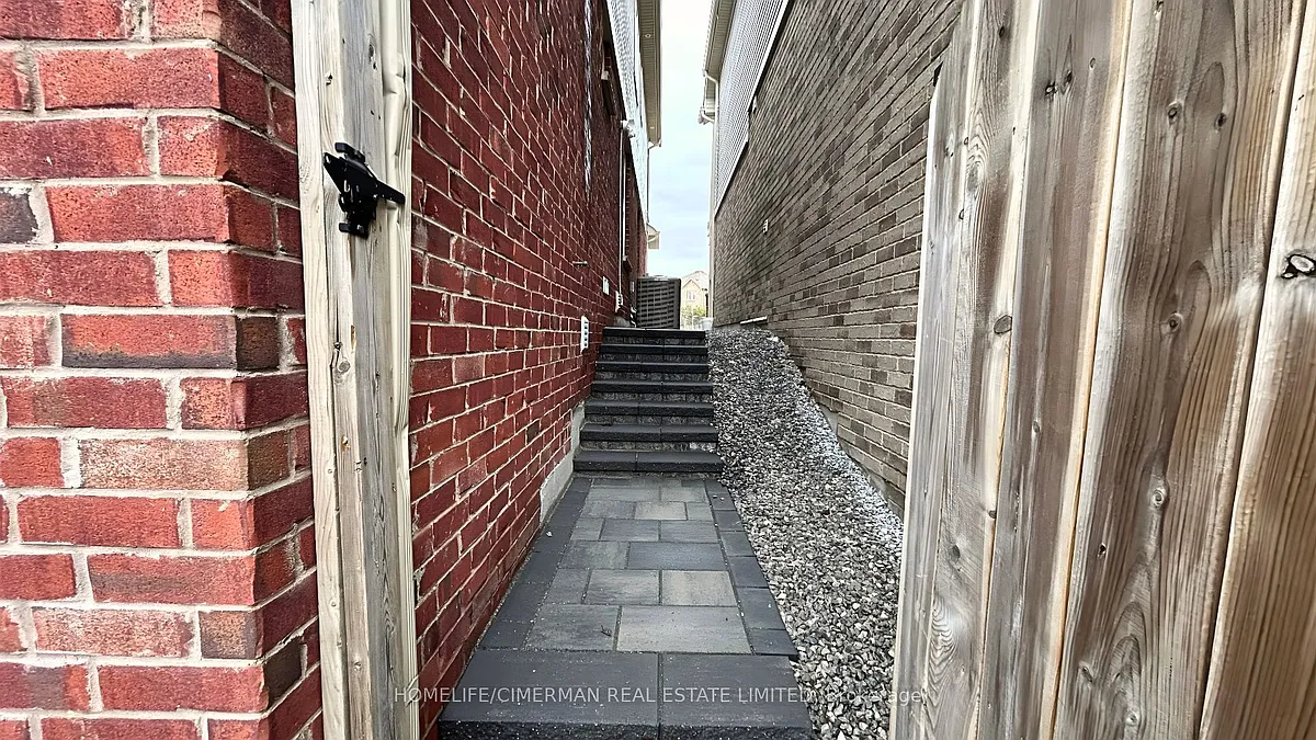Building Photo - 133 Sharavogue Ave #B