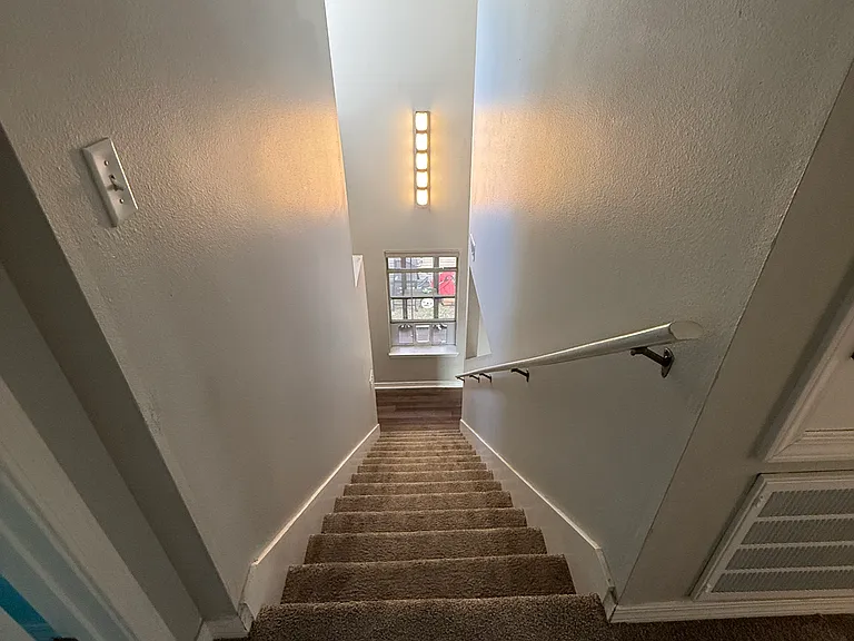 5153 Victoria Dr — Photo 40