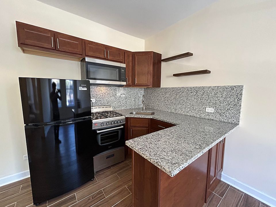 1st image of 2712 N Milwaukee Ave #2