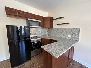 2712 N Milwaukee Ave #201, Chicago, IL 60647