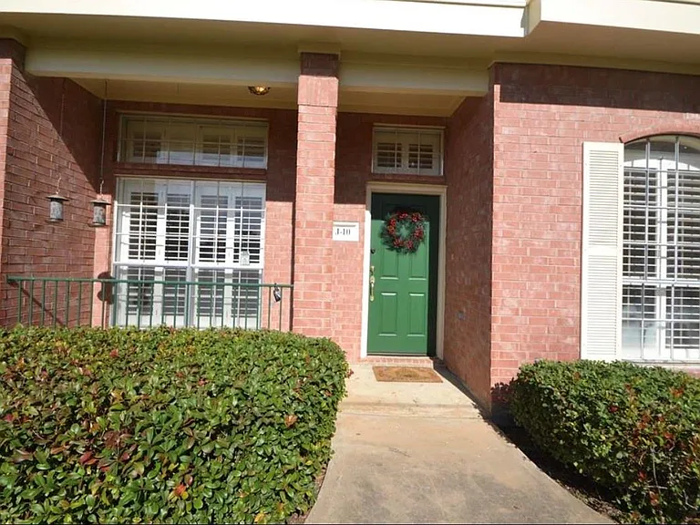 2710 Grants Lake Blvd #J10 — Photo 3