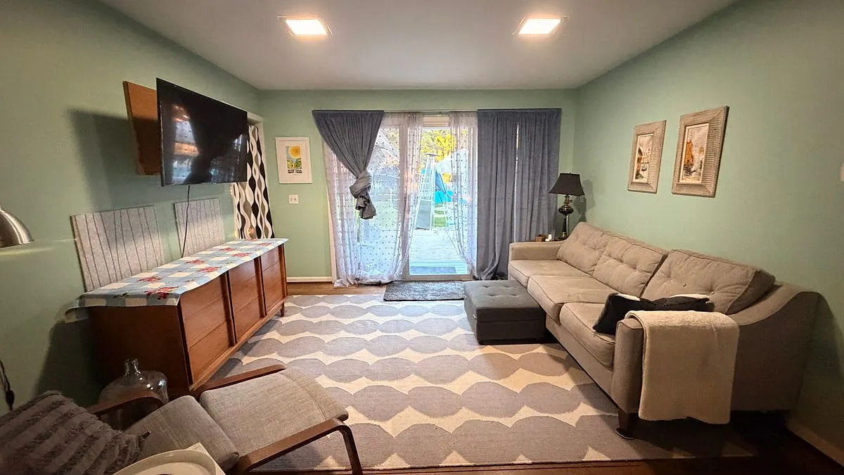 1 bed, 1.0 bath, 900 sqft, $950 — Photo 1
