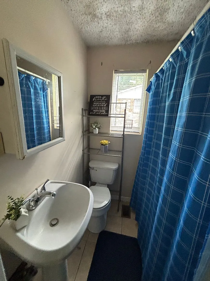 Coming Soon! 3 Bedroom House And 1 Bath — Photo 4