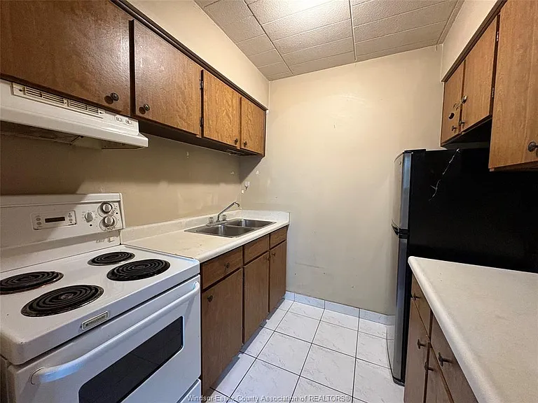 3044 Sandwich St #203 — Photo 6