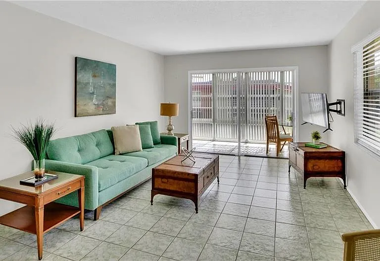 17 Vista Palm Ln #201 — Photo 7