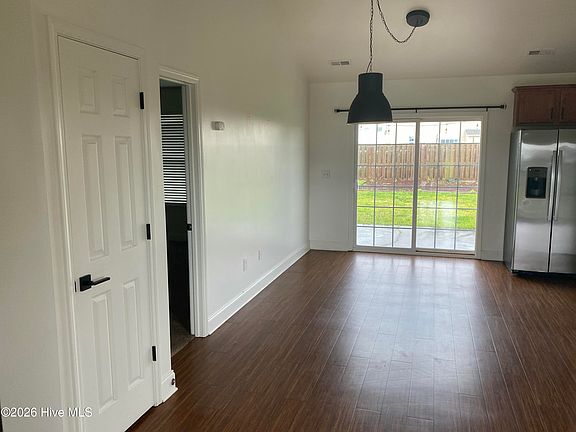 3rd image of 2710 Bow Hunter Dr
