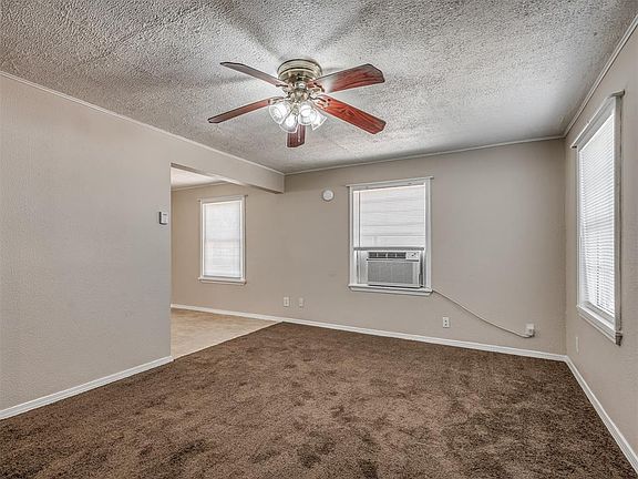 3rd image of 2420 SW 30th St