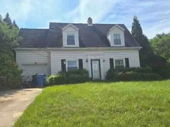 649 Greenlee Rd, Pittsburgh, PA 15227