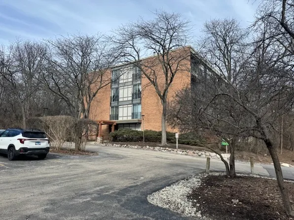 5830 Oakwood Dr APT 4D, Lisle, IL 60532