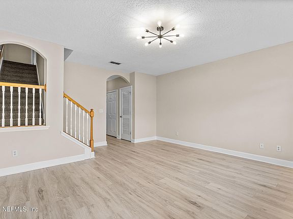 4th image of 1879 LAGO DEL SUR Drive