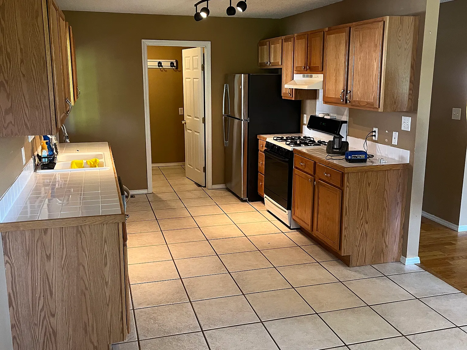 108 Cottonwood Avenue — Photo 4