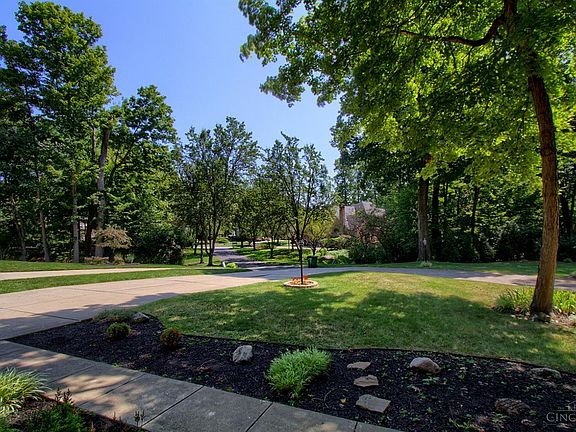 5th image of 191 Woodcrest Dr