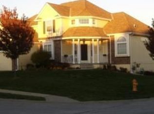 1215 SE 12th Ct, Lees Summit, MO 64081