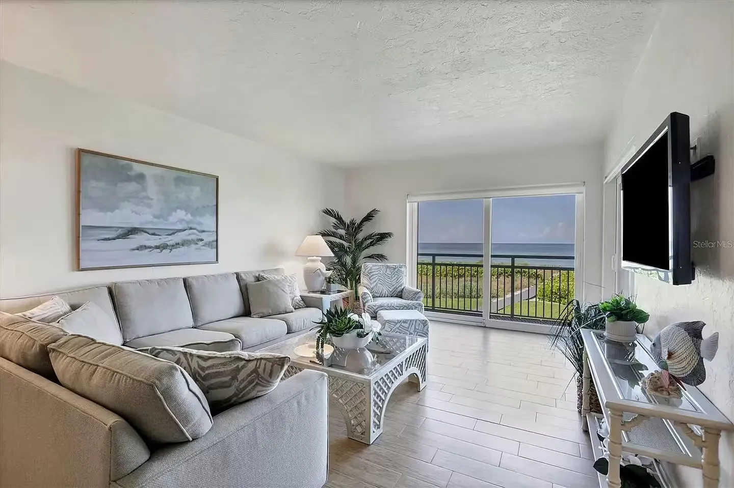 2 bed, 1184 sqft, $16,000 — Photo 2