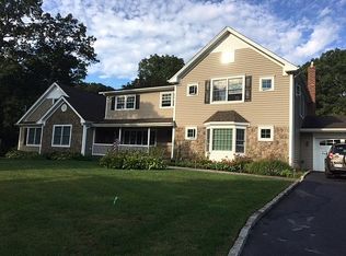 130 Hobson Ave, Saint James, NY 11780