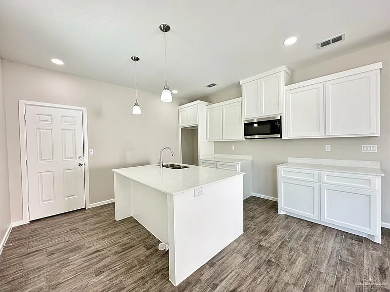 1412 Vani Dr #3 — Photo 3