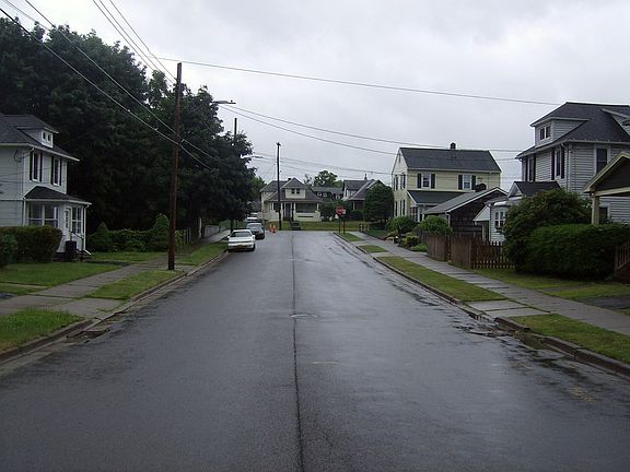 2nd image of 69 Helen St