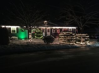 17 Neillian St, Bedford, MA 01730