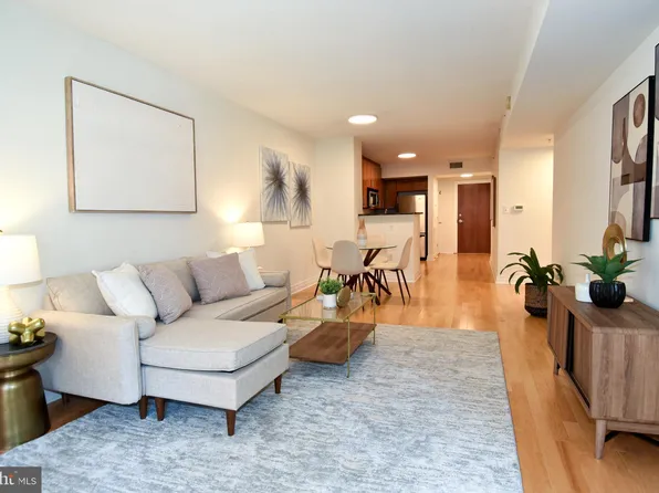 915 E E St NW #611, Washington, DC 20004