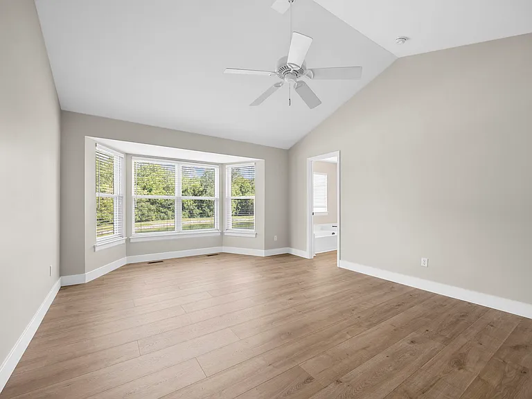 8050 Knights Crossing Dr — Photo 38