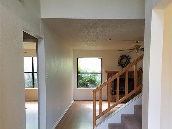 3rd image of 515 Margaret Lee St