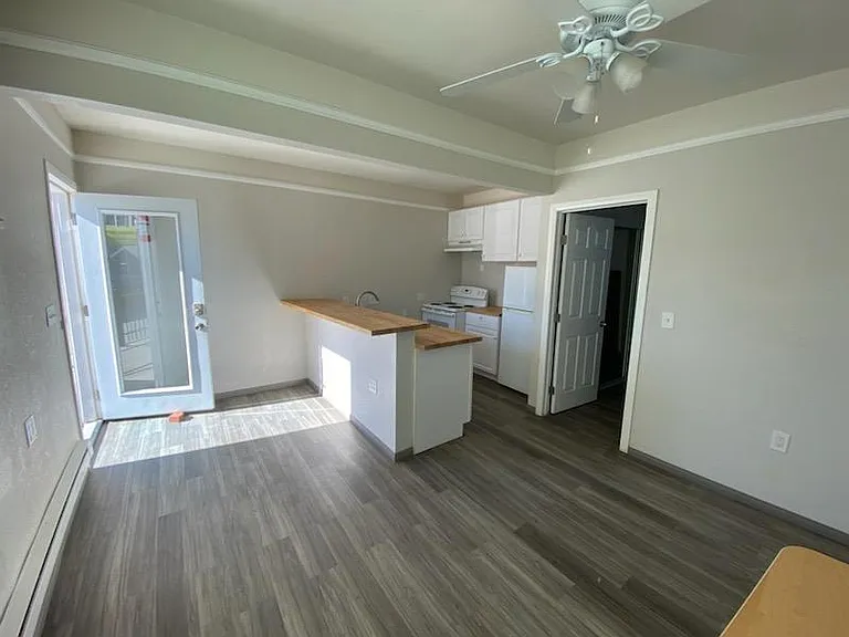 971 W Main St #C — Photo 3