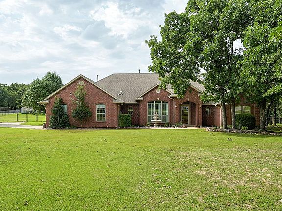 3rd image of 4722 Sandy Oak Ln