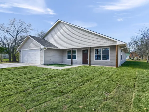 304 N Commerce St, Savoy, TX 75479