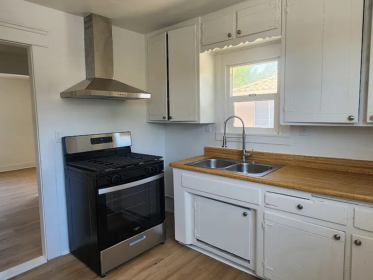 370-372 G St #370 — Photo 8
