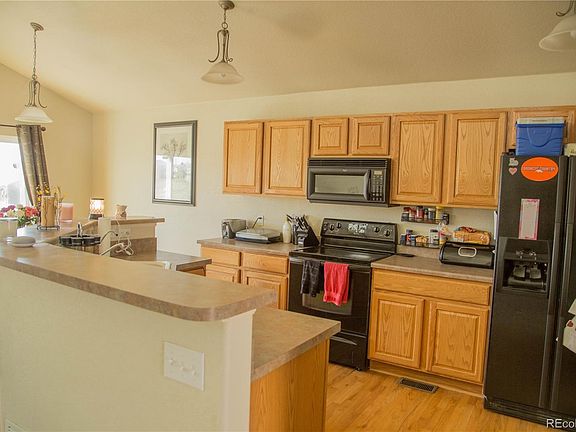 open concept kitchen, all appliances included!