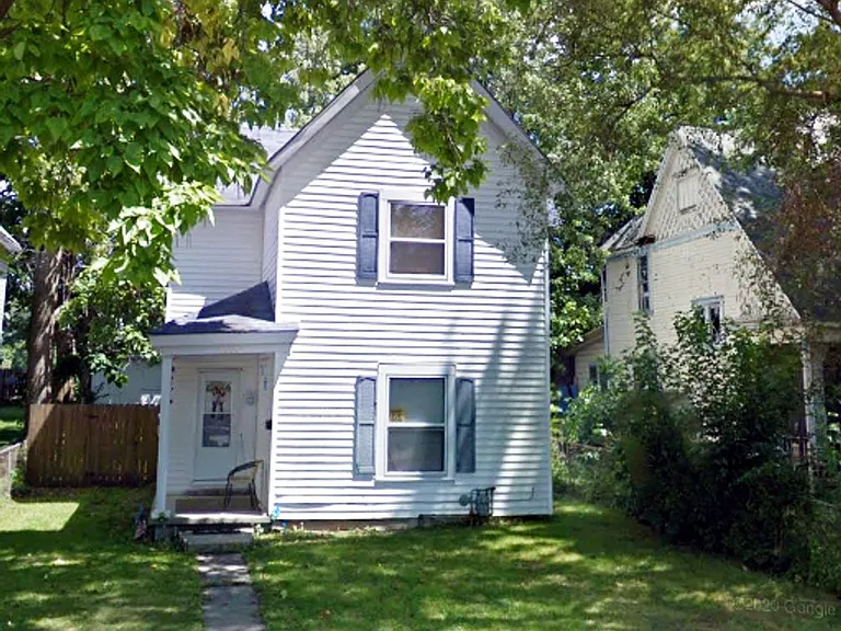2808 S Elm St — Photo 1