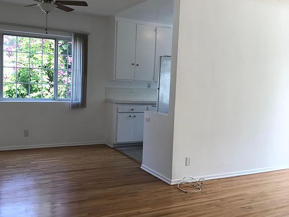 4th image of 16174 W Sunset Blvd #A