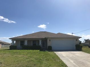 3203 NE 14th Pl, Cape Coral, FL 33909