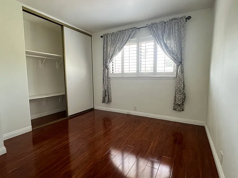 9726 Olive St — Photo 10